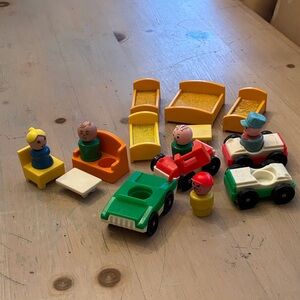 Fisher Price Little People with various pieces